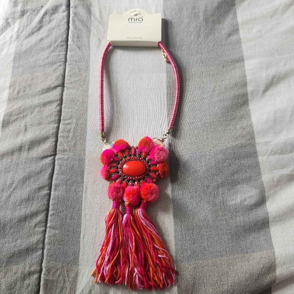 Mia Collection By kim min‎ sun Pompom necklace